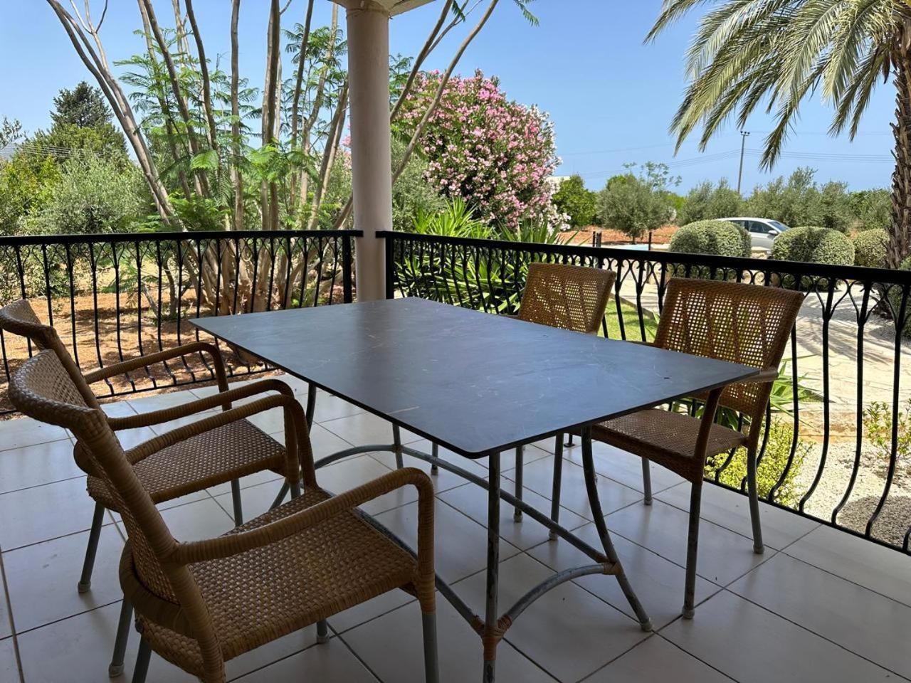Margarita Villa *